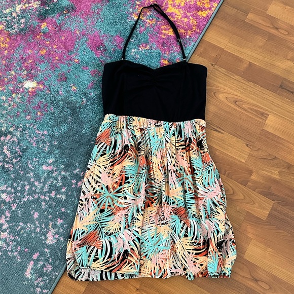 Roxy Dresses & Skirts - Roxy halter mini dress